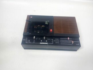 Radio vintage negra y madera cinta cassette