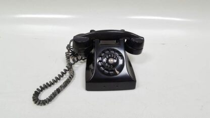 Teléfono antiguo negro