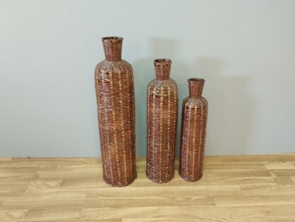 Jarrones de mimbre oscuro