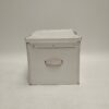 Caja blanca con tapa