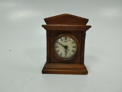 Reloj mesa madera casita