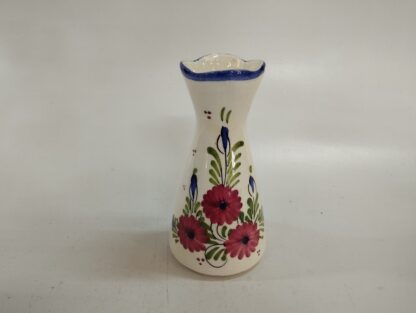 Jarrón cerámica blanco flores rojas y borde azul