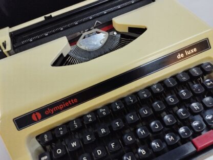 Máquina escribir beige olympiette de luxe - Imagen 2