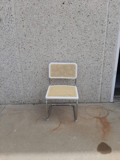 Silla rafia blanca y crema plástico