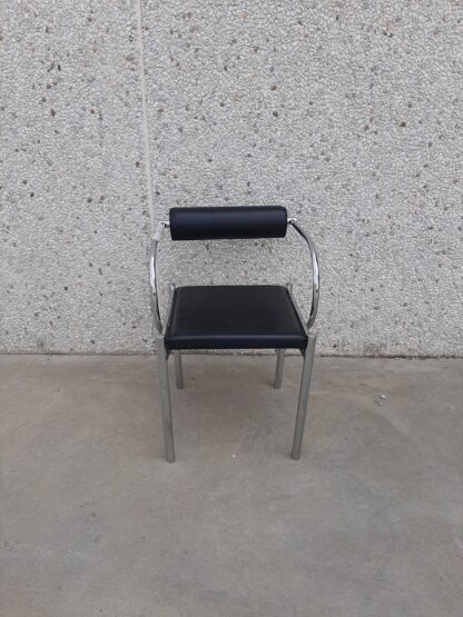 Silla cuero negro respaldo rodillo - Imagen 2