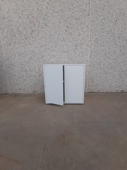 Armario blanco dos puertas