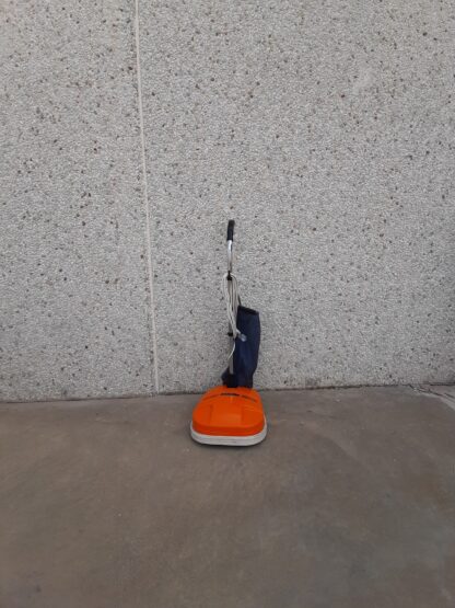 Aspirador antiguo naranja