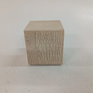 Cubo de piedra decorativo