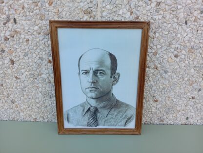 Cuadro hombre retrato carboncillo 34x44cm - Imagen 4