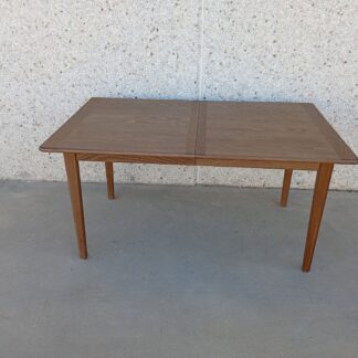 Mesa comedor madera oscura extensible