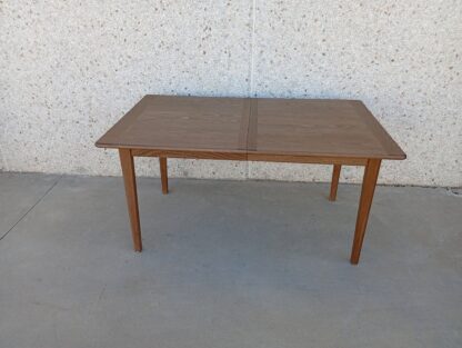 Mesa comedor madera oscura extensible